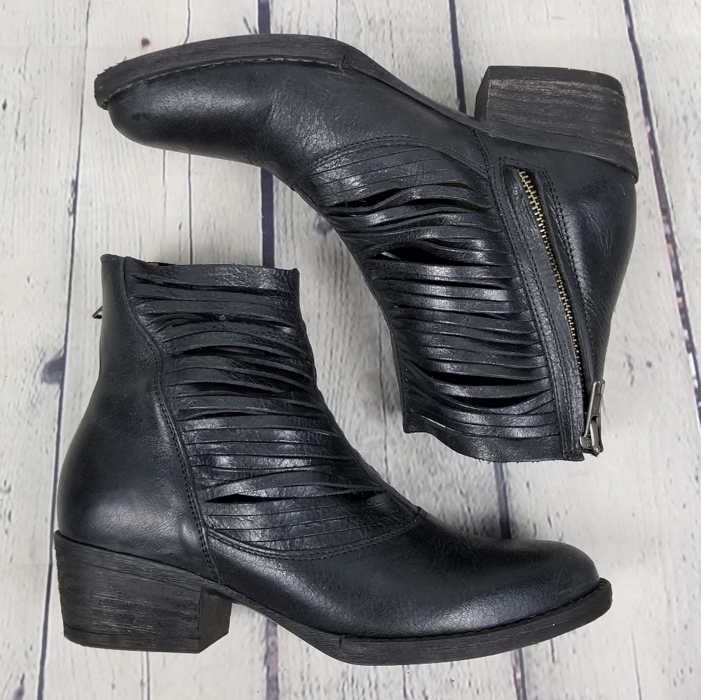 SBICCA| Ruston leather side zip ankle boots